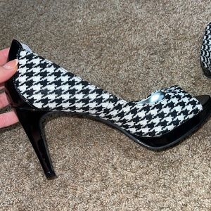 NWOT Rampage Heels🖤🤍